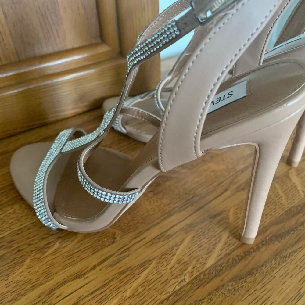 Shoes - Picture 3 of 4